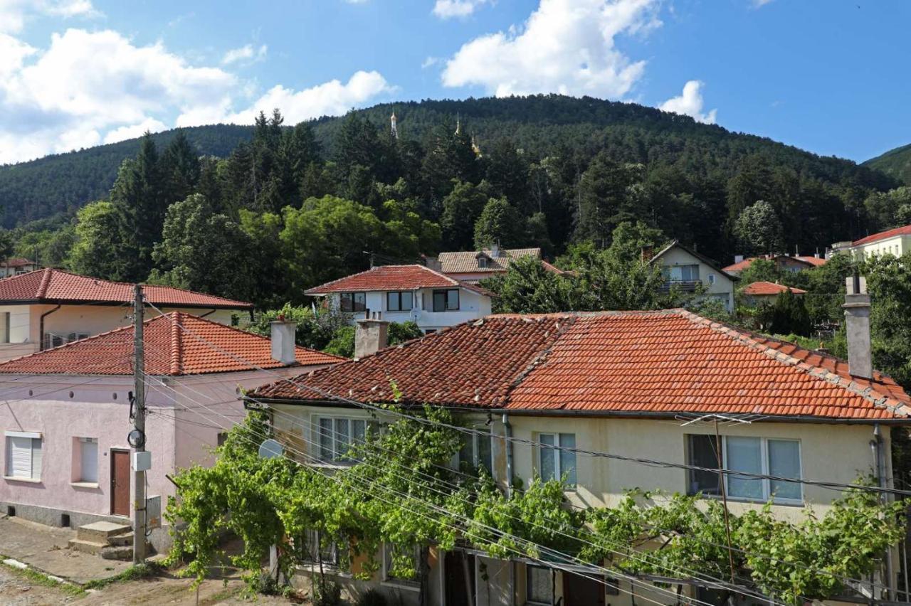 Hotel Опълченец Schipka Exterior foto